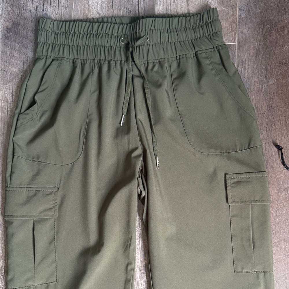 Olive Green Cargo Pants new without tags